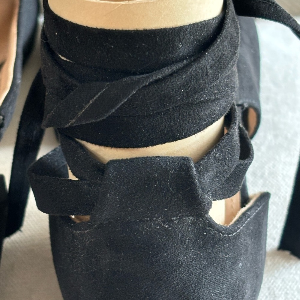 Esprit women’s black flat shoes with lace up ties.  Size 7.5 - Picture 11 of 14